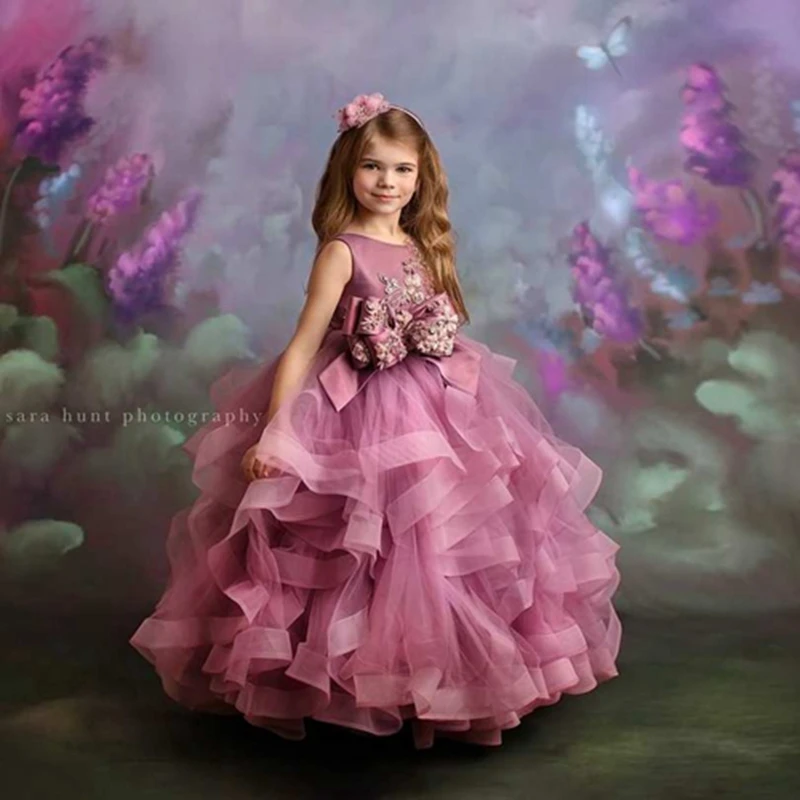 

Cute Puffy Organza Ball Gowns Flower Girl Dress Pretty Bow Floral Beaded Tutu Pageant Dresses Tiered Ruffles Long Kid Dressing