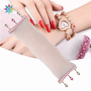 Professional Soft Sponge Hand Cushion Holder Arm Rest for Nail Art Nail Pillow Manicure Accessories Tool TLS Tls
Professional Soft Sponge Hand Cushion Holder Arm Rest for Nail Art Nail Pillow Manicure Accessories Tool TLS Tls