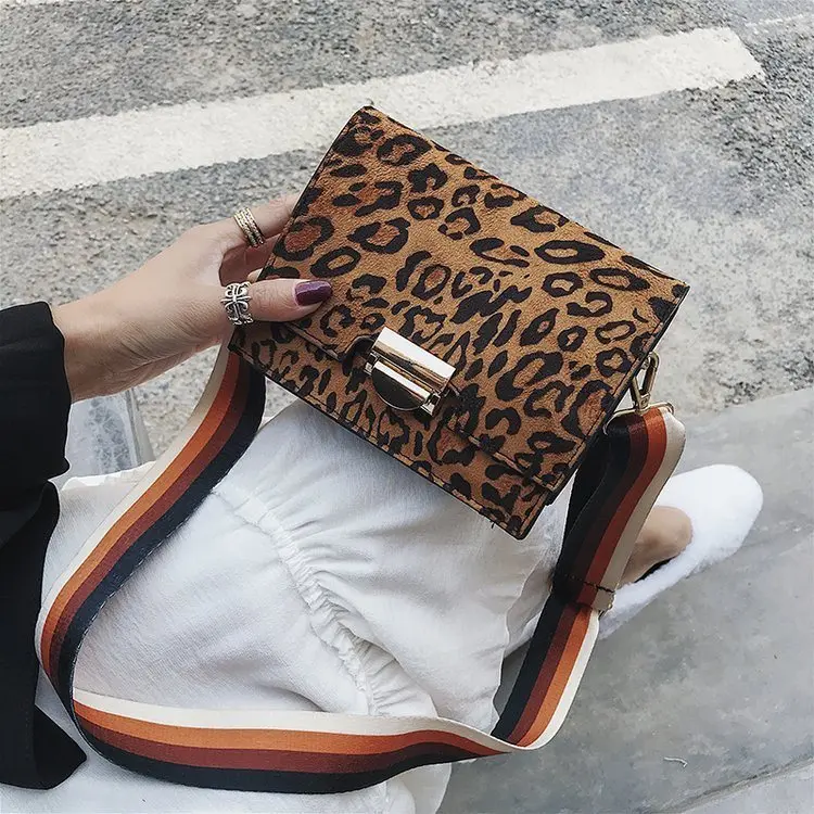 2018newbag WOMEN'S Bag Bag Square Sling Bag Shoulder Bag Hand-Style Lady 's Leopard Print
2018newbag WOMEN'S Bag Bag Square Sling Bag Shoulder Bag Hand-Style Lady 's Leopard Print
