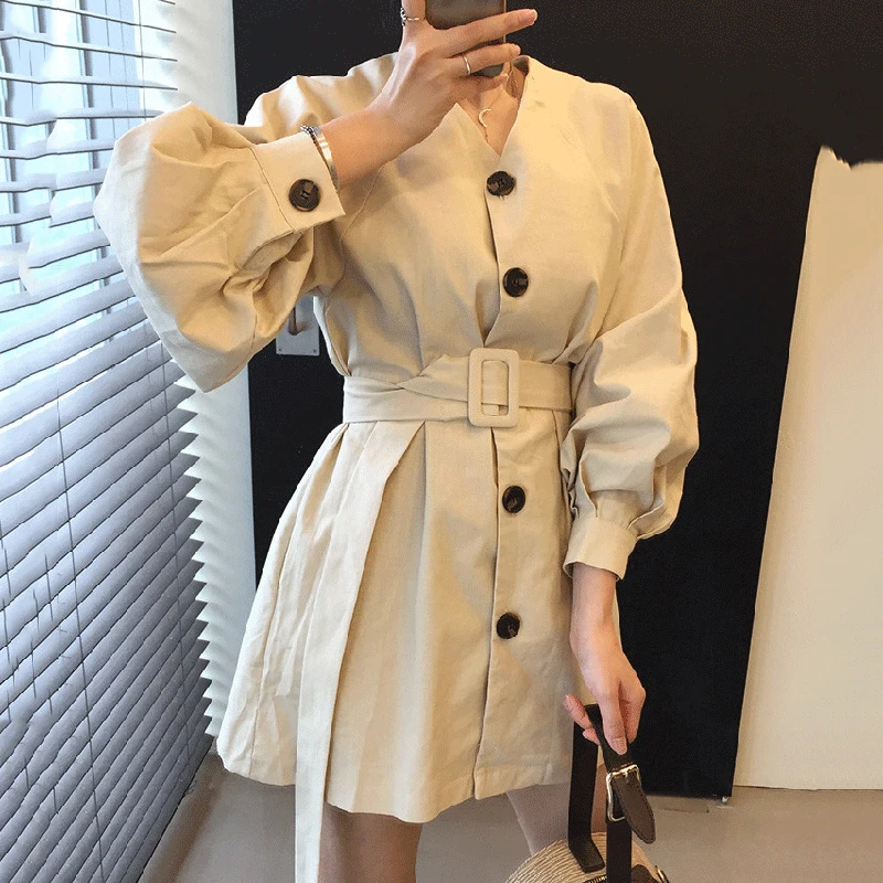 Elegant Lady Dress Spring One Piece Big Buttons Up V Neck with Belt Lantern Sleeve Dress Short Sexy Robe Femme Vestido Vestiti
Elegant Lady Dress Spring One Piece Big Buttons Up V Neck with Belt Lantern Sleeve Dress Short Sexy Robe Femme Vestido Vestiti
