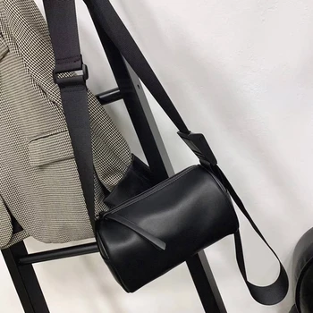 Capacity Solid Pillow Handbag Women 2020 High Quality Personality New Elegant Boston Shoulder Bag Casual Luxury Crossbody Bag
Capacity Solid Pillow Handbag Women 2020 High Quality Personality New Elegant Boston Shoulder Bag Casual Luxury Crossbody Bag