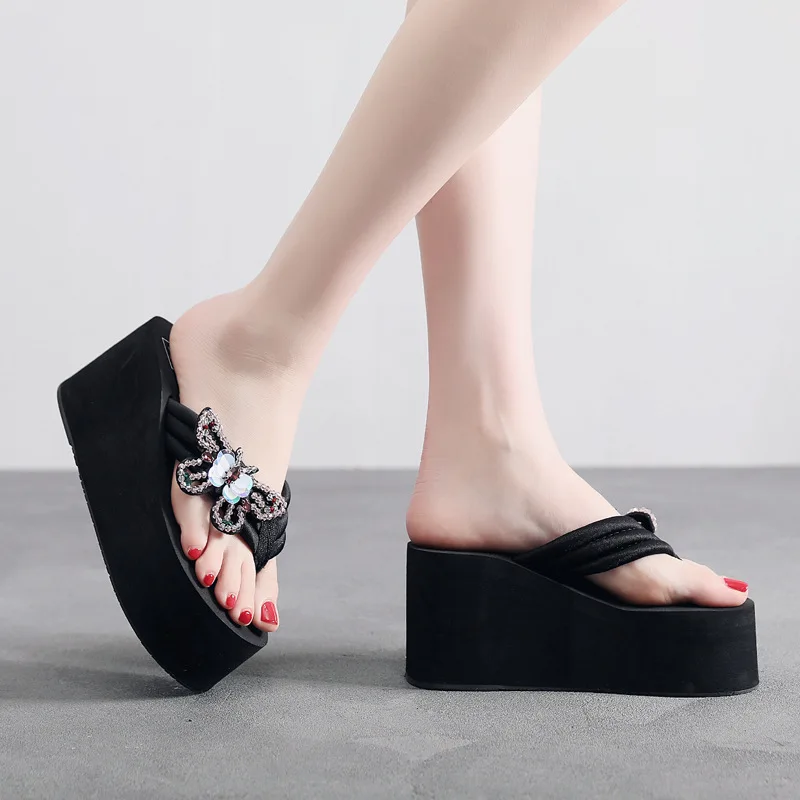 High-Heel Flip-flops Women's Summer Outer Wear Thick Bottomed Flip-flop WOMEN'S Slippers Man-made Diamond Butterfly Beach Slante 
High-Heel Flip-flops Women's Summer Outer Wear Thick Bottomed Flip-flop WOMEN'S Slippers Man-made Diamond Butterfly Beach Slante