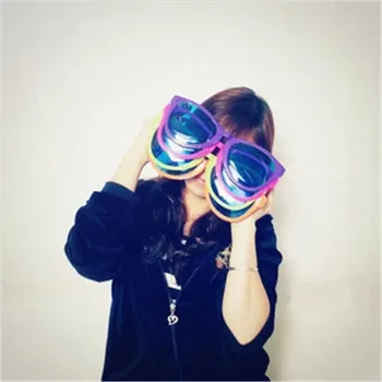 2020 New sunglasses Hot Selling Giant Oversized Huge Novelty Funny World Cup 26X9X15.5CM Sun Glasses Party Supplies
2020 New sunglasses Hot Selling Giant Oversized Huge Novelty Funny World Cup 26X9X15.5CM Sun Glasses Party Supplies