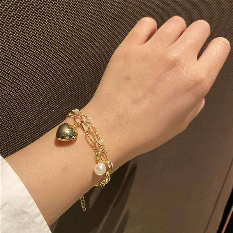 Vintage Pearl Bracelet For Women Female Heart Charms Bangles Thick Chain Bracelet 2020 Fashion Couple Jewelry kpop Girls Gift
Vintage Pearl Bracelet For Women Female Heart Charms Bangles Thick Chain Bracelet 2020 Fashion Couple Jewelry kpop Girls Gift