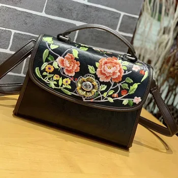 Women's 2020 New Style Messenger Bag Fashion Women's Handbag National Style Embroidered Shoulder Bag 
Women's 2020 New Style Messenger Bag Fashion Women's Handbag National Style Embroidered Shoulder Bag