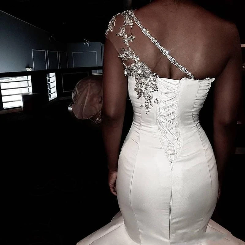 2020-arabic-plus-size-mermaid-wedding-dresses-robes-de-soir%C3%A9e-one-shoulder-wedding-gowns-beaded-long-train (4)_conew1