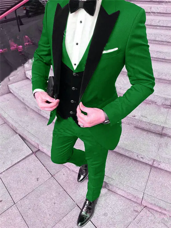 

2020 Terno Masculino Slim Fit Men Suits 3 piece Green Peaked Lapel Groom Tuxedo Dress Men Suits for Wedding (Jacket+Vest+Pants)