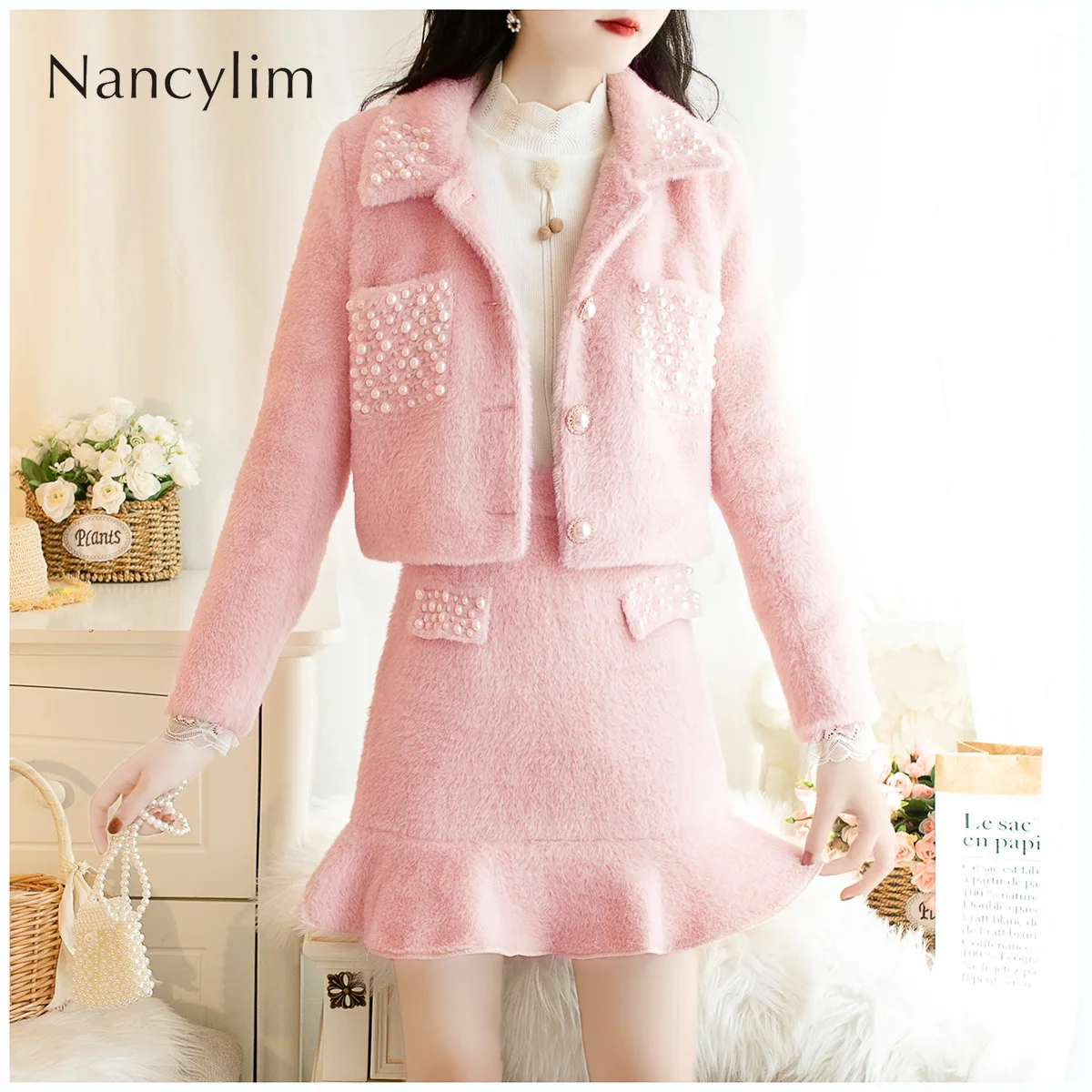 2piece Sets Womens Autumn Winter Outfit New Fresh Sweet Pearl Mink Fur Lapel Coat High Waist Fishtail Skirt Two Piece Set Lady
2piece Sets Womens Autumn Winter Outfit New Fresh Sweet Pearl Mink Fur Lapel Coat High Waist Fishtail Skirt Two Piece Set Lady