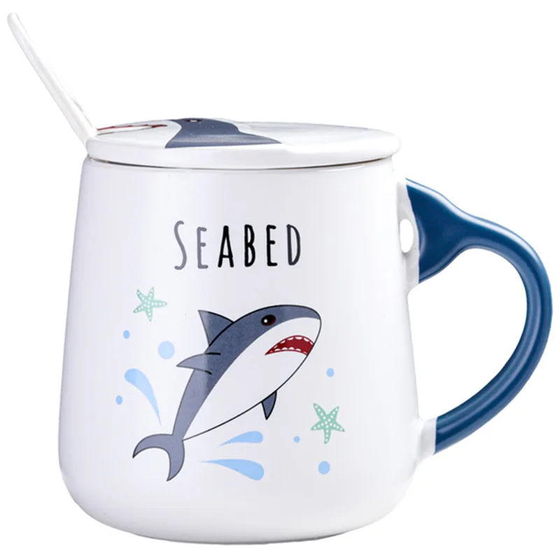 Фото Креативная керамическая кружка в виде акулы милая мультяшная кофейная чашка