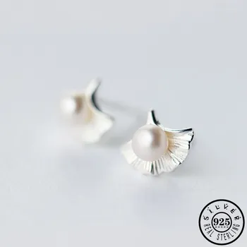 925 Sterling Silver Small Gingko Leaf Shape with Freshwater Pearl Statement Ear Studs Earrings Fine Jewelry for Women Girls 
925 Sterling Silver Small Gingko Leaf Shape with Freshwater Pearl Statement Ear Studs Earrings Fine Jewelry for Women Girls