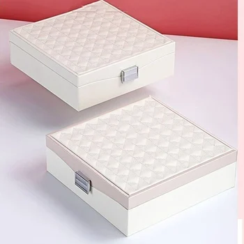 1 Piece Plaid Pattern Jewelry Display Case Leather Jewelry Box For Women Travel Beauty Packing Organizer Elegant Makeup Case
1 Piece Plaid Pattern Jewelry Display Case Leather Jewelry Box For Women Travel Beauty Packing Organizer Elegant Makeup Case