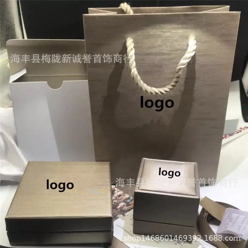 Elegant Packaging Jewelry bao jia BV Necklace New Style Box hou zhi he bao jia Box
Elegant Packaging Jewelry bao jia BV Necklace New Style Box hou zhi he bao jia Box