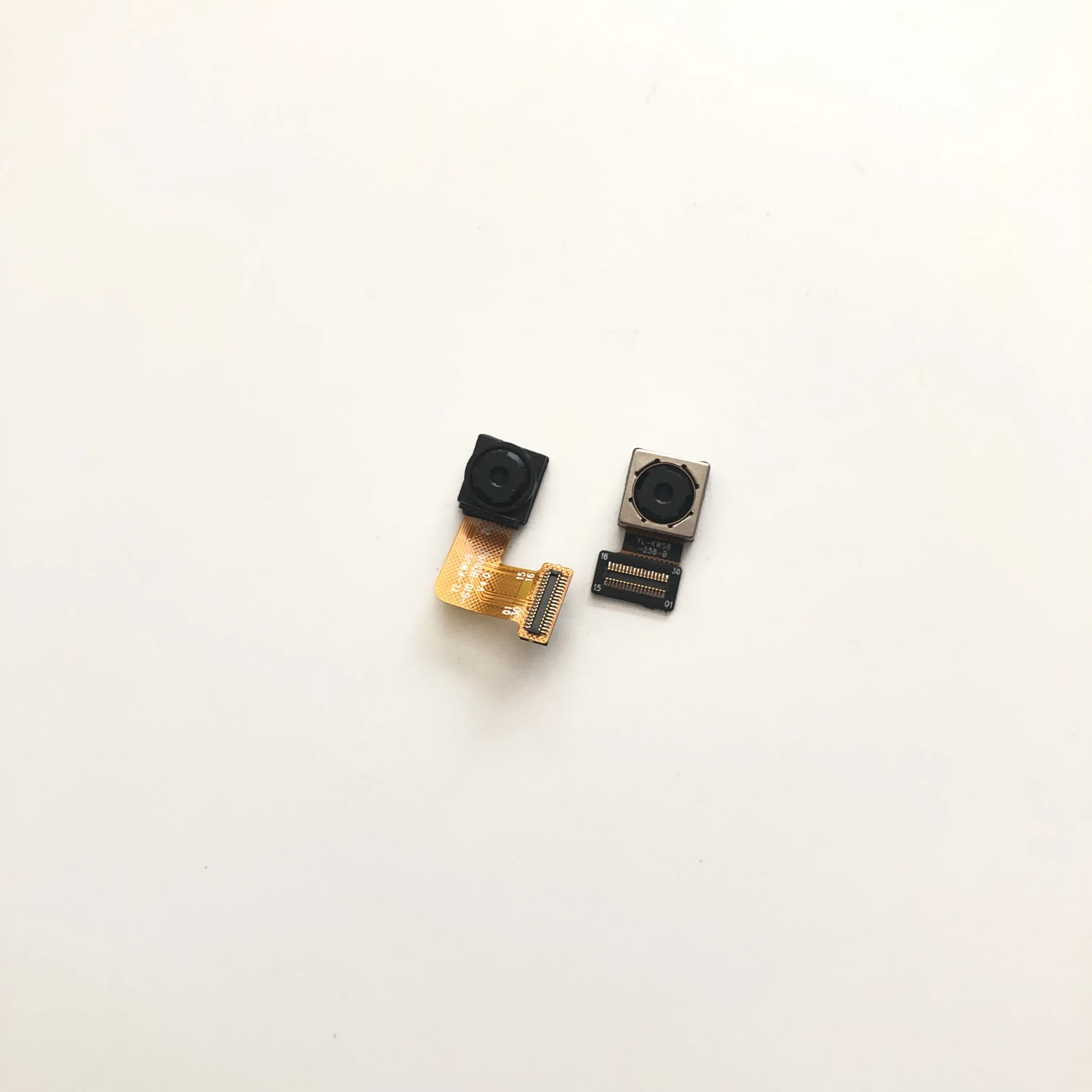 UMIDIGI S2 Used Back Camera Rear Camera 13.0+5.0MP Module For UMIDIGI S2 Helio P20 Octa Core 6.0 inch 1440 x 720 Smartphone
UMIDIGI S2 Used Back Camera Rear Camera 13.0+5.0MP Module For UMIDIGI S2 Helio P20 Octa Core 6.0 inch 1440 x 720 Smartphone