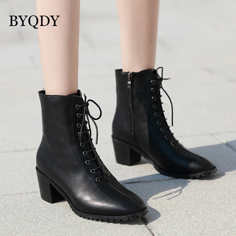 BYQDY 2020 Autumn Pointed Toe Chelsea Boots Woman Short Ankle Boots Solid Leather Motorcycle Lacing Woman Shoes Thick Heels
BYQDY 2020 Autumn Pointed Toe Chelsea Boots Woman Short Ankle Boots Solid Leather Motorcycle Lacing Woman Shoes Thick Heels