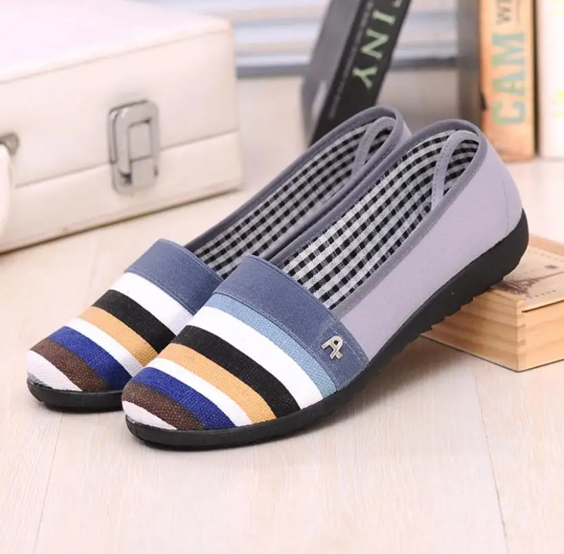 Women cloth shoes fashion colorful color women casual flat shoes comfortable rubber sole outdoor walking shoes women Loafers 
Women cloth shoes fashion colorful color women casual flat shoes comfortable rubber sole outdoor walking shoes women Loafers