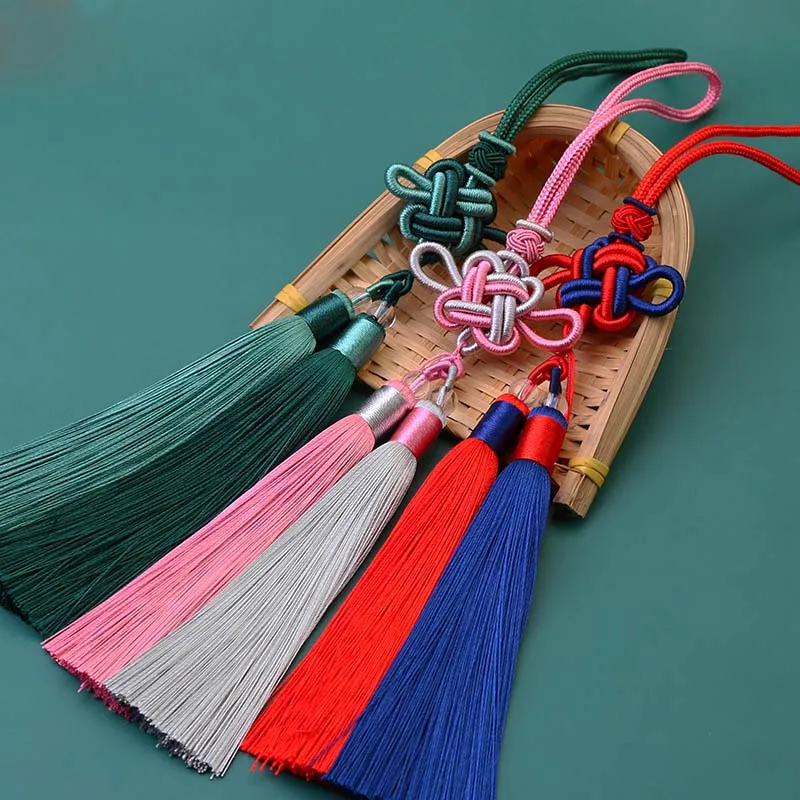1 set Chinese Knot + Double Color Tassels 14cm Silk Brush Tassels Key Chain Pendant DIY Jewelry Accessory Handmade Crafts
1 set Chinese Knot + Double Color Tassels 14cm Silk Brush Tassels Key Chain Pendant DIY Jewelry Accessory Handmade Crafts