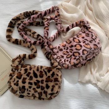Fluffy Female Handbag small Fashion Leopard Print Crossbody Bag Women Plush Soft Messenger Bag Casual Shoulderсумка женск
Fluffy Female Handbag small Fashion Leopard Print Crossbody Bag Women Plush Soft Messenger Bag Casual Shoulderсумка женск