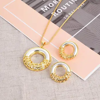 Viennois Dubai Jewelry Set For women Geometric Hollow Cricle Pendant Necklace and Earrings Mix Color Jewelry Set For Women 
Viennois Dubai Jewelry Set For women Geometric Hollow Cricle Pendant Necklace and Earrings Mix Color Jewelry Set For Women