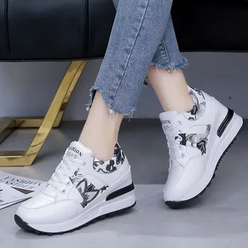 Rimocy Fashion Floral Print Wedge Platform Sneakers Women 2020 Spring Hidden Heels Casual Shoes Woman PU Leather Vulcanize Shoes 
Rimocy Fashion Floral Print Wedge Platform Sneakers Women 2020 Spring Hidden Heels Casual Shoes Woman PU Leather Vulcanize Shoes