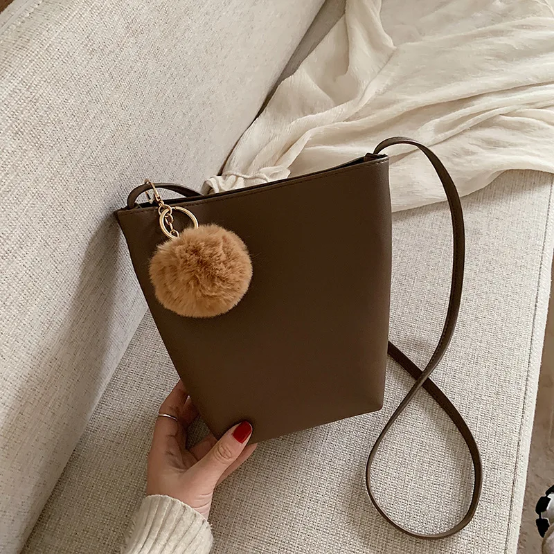 INS Retro Small Bag 2019 Autumn And Winter New Style Versitile Fashion Small Bucket Bag Furry Ball Crossbody Bag Bags
INS Retro Small Bag 2019 Autumn And Winter New Style Versitile Fashion Small Bucket Bag Furry Ball Crossbody Bag Bags