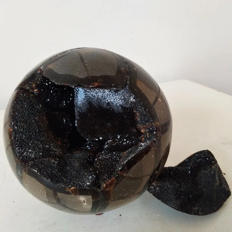 A giant natural geode crystal ball Septarian stone Dragon sphere perfect crystal cluster stones and crystals combination
A giant natural geode crystal ball Septarian stone Dragon sphere perfect crystal cluster stones and crystals combination