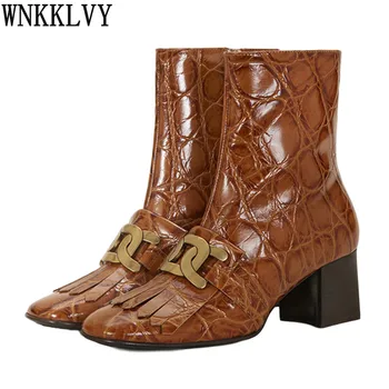 Crocodile Pattern Real Leather Chelsea Boots Women Chunky High Heel Shoes Metal Buckle Fringe Ankle Botas Runway Short Boots
Crocodile Pattern Real Leather Chelsea Boots Women Chunky High Heel Shoes Metal Buckle Fringe Ankle Botas Runway Short Boots
