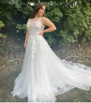 Wedding Dress 2020 A-line Lace Appliques Sexy V-Neck With Chapel Train Sleeveless Bridal Gowns High Quality For Women White
Wedding Dress 2020 A-line Lace Appliques Sexy V-Neck With Chapel Train Sleeveless Bridal Gowns High Quality For Women White