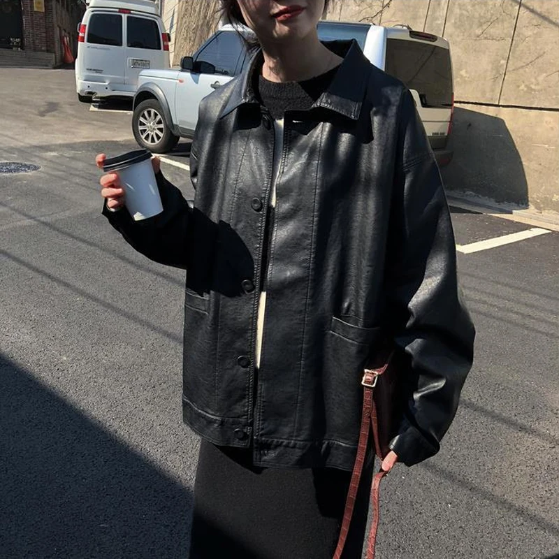 Фото Черная зимняя кожаная куртка для женщин Корейская свободная тонкая