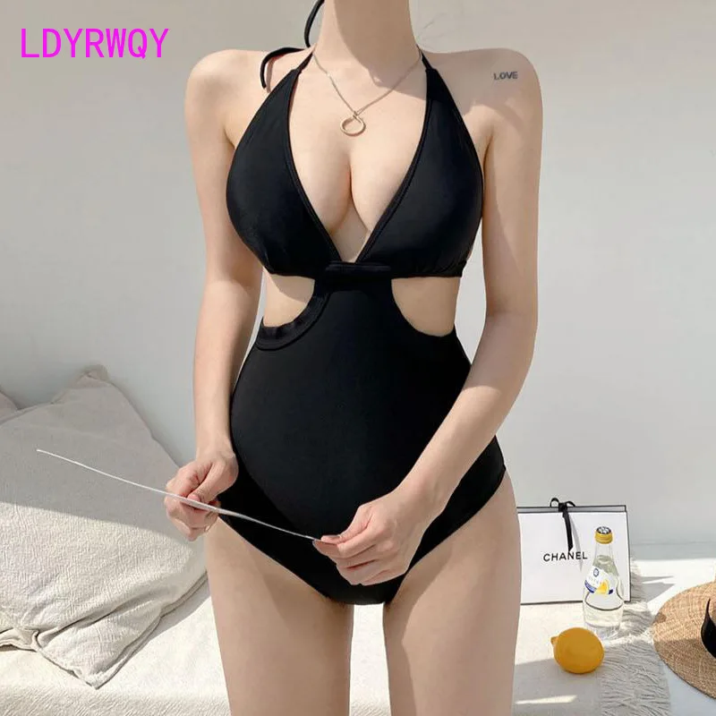 Swimsuit women's one-piece 2021 new sexy covering belly and thin backless black net red bikini hot spring 
Swimsuit women's one-piece 2021 new sexy covering belly and thin backless black net red bikini hot spring