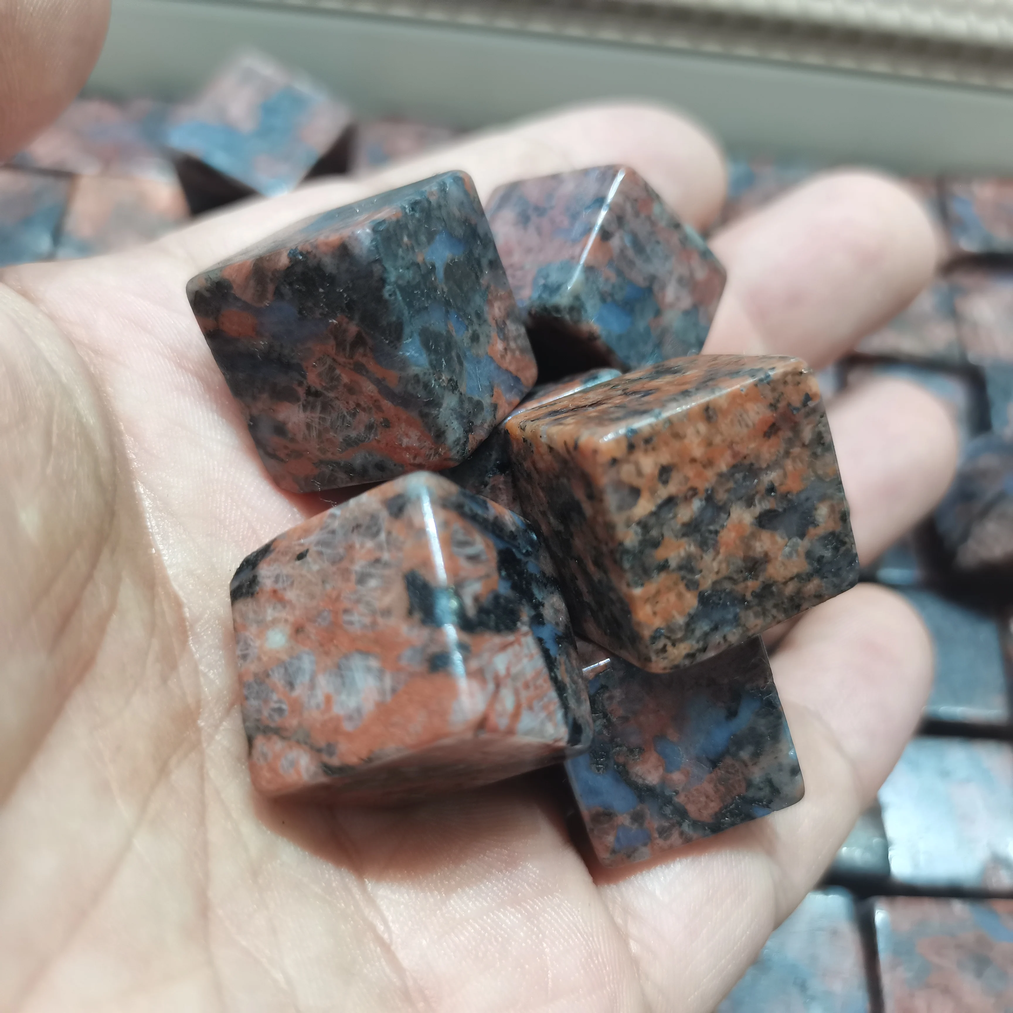 6pcs Natural raw agate stone carved gemstone original cube for home decor reiki ornaments about 20mm
6pcs Natural raw agate stone carved gemstone original cube for home decor reiki ornaments about 20mm