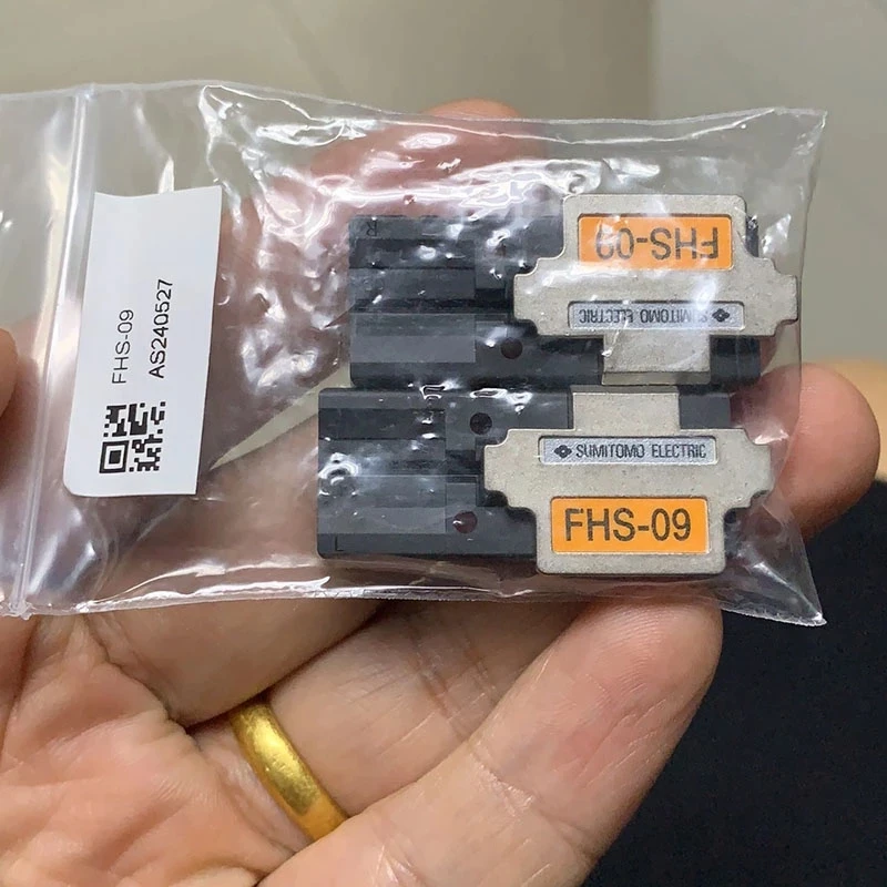 1 Pair Original Sumitomo FHS-09 fixture ribbon fusion splicer fiber holder T-71M T-81M T-66 T-201 clamp
1 Pair Original Sumitomo FHS-09 fixture ribbon fusion splicer fiber holder T-71M T-81M T-66 T-201 clamp
