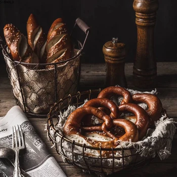 Vintage Style Metal Wrought Iron Storage Basket Nordic Style Fruit Baking Bread Snack Basket
Vintage Style Metal Wrought Iron Storage Basket Nordic Style Fruit Baking Bread Snack Basket