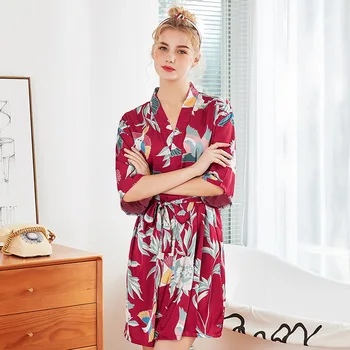 2020 Faxu Silk Short Robe Lady Spring and Summer Sleeve Robe Bathrobe Home Services Women's Robe Bathrobe Night Dress Sleepwear
2020 Faxu Silk Short Robe Lady Spring and Summer Sleeve Robe Bathrobe Home Services Women's Robe Bathrobe Night Dress Sleepwear