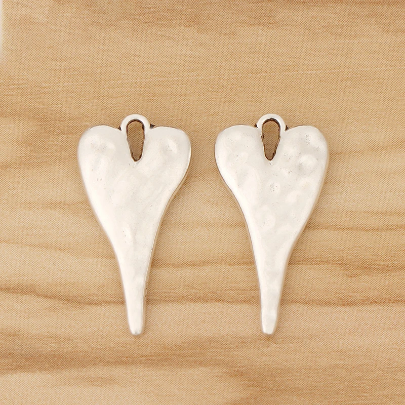 20 Pieces Tibetan Silver Hammered Heart Charms Pendants for Necklace Bracelet Jewellery Making Accessories 27x14mm
20 Pieces Tibetan Silver Hammered Heart Charms Pendants for Necklace Bracelet Jewellery Making Accessories 27x14mm