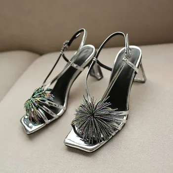 MLJUESE 2021 women sandals patent leather buckle strap silver color open toe high heels beaches sandals party dress wedding
MLJUESE 2021 women sandals patent leather buckle strap silver color open toe high heels beaches sandals party dress wedding