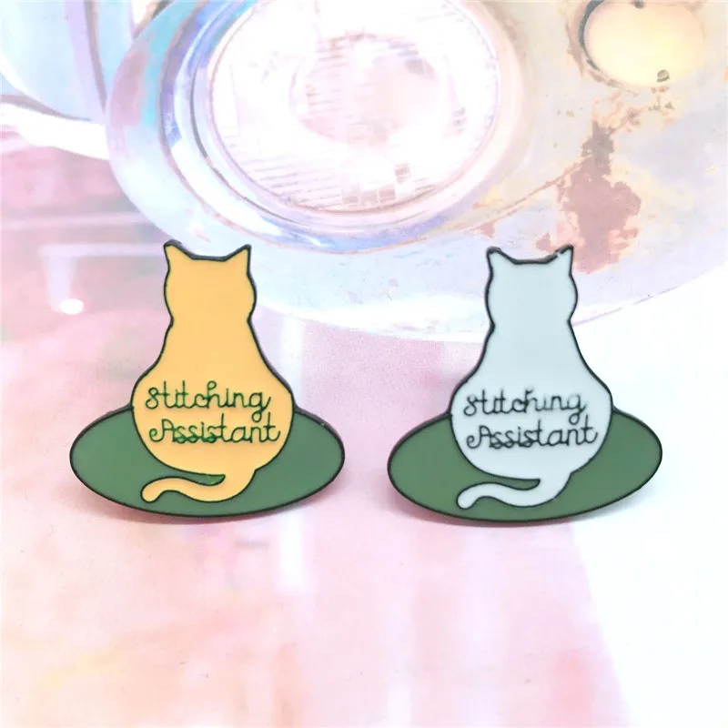 Cat Back Enamel Pin Orange and Grey Coloer brooch Denim Jeans shirt bag Cute Aniaml gift for friends
Cat Back Enamel Pin Orange and Grey Coloer brooch Denim Jeans shirt bag Cute Aniaml gift for friends