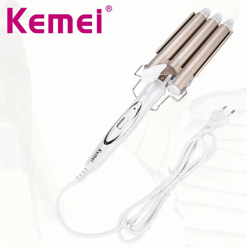 Kemei Hair Curling Iron 3 Barrels Curling Wand Tourmaline Ceramic Equipment Curl Model Hairdressing Styling Tools 110-240v F30
Kemei Hair Curling Iron 3 Barrels Curling Wand Tourmaline Ceramic Equipment Curl Model Hairdressing Styling Tools 110-240v F30