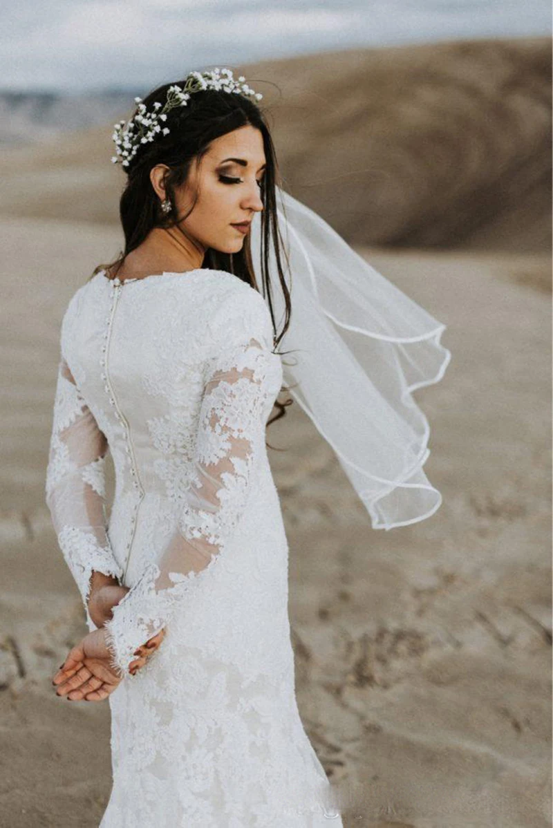 2020-lace-mermaid-modest-beach-wedding-dresses-long-sleeves-v-neck-vintage-country-boho-bridal-gowns-with-buttons-back-robes-de-mari%C3%A9e (4)