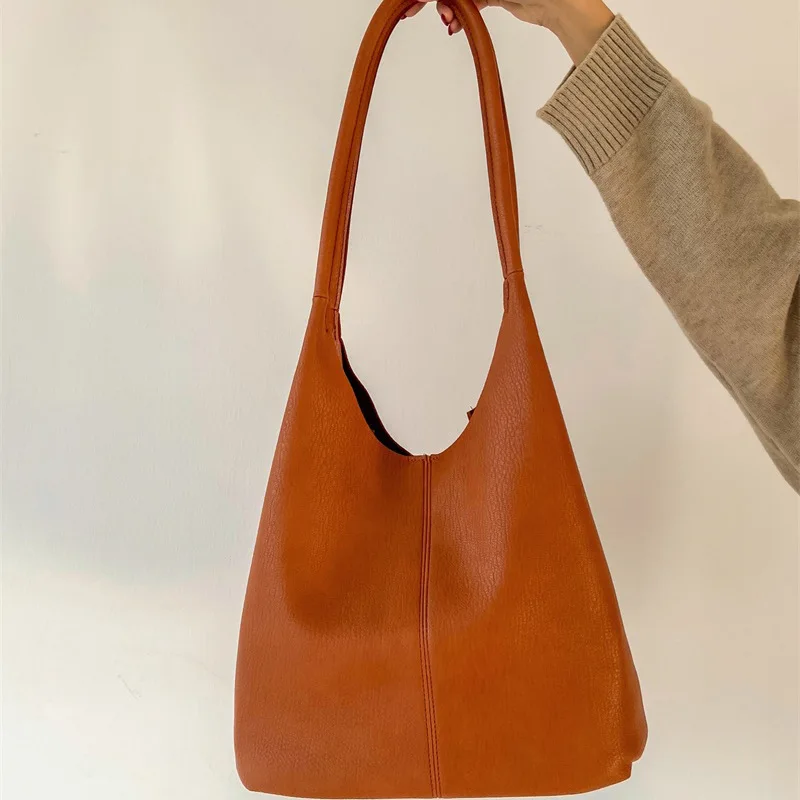 Simple soft-faced large-capacity one-shoulder underarms tote bag tide 2020 new ins lazy wind hundred tote bag girl
Simple soft-faced large-capacity one-shoulder underarms tote bag tide 2020 new ins lazy wind hundred tote bag girl