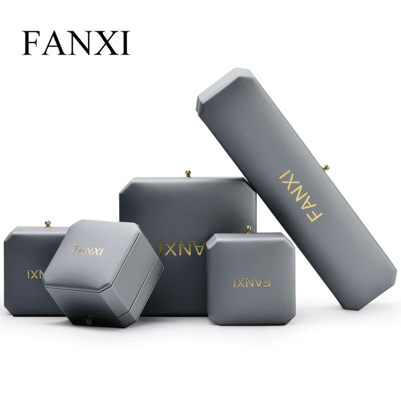Oirlv Jewelry Box Necklace Box Ring Packing Box Case Earring Storage Box PU Leather Gift Box for Wedding
Oirlv Jewelry Box Necklace Box Ring Packing Box Case Earring Storage Box PU Leather Gift Box for Wedding