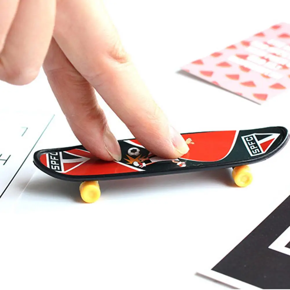 Children's Toys Creative Fingertip Movement Finger Board Mini Finger Skateboard Alloy Skate Boarding Toys Random Color
Children's Toys Creative Fingertip Movement Finger Board Mini Finger Skateboard Alloy Skate Boarding Toys Random Color