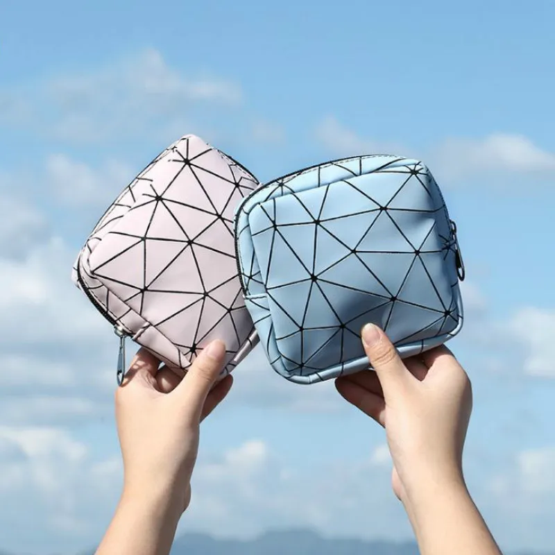 New fashion women's coin purse portable clutch bag PU leather geometry laser flash hip hop wallet
New fashion women's coin purse portable clutch bag PU leather geometry laser flash hip hop wallet