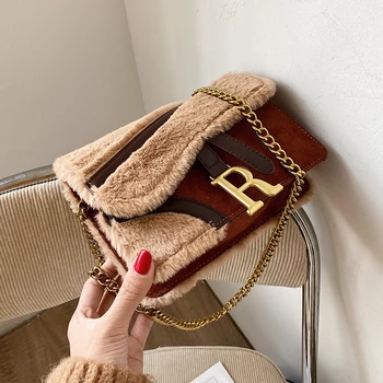 HOT Niche Design Fall/winter 2020 New Fashion Joker Chain Slung Plush Square Bag Width 21cm
HOT Niche Design Fall/winter 2020 New Fashion Joker Chain Slung Plush Square Bag Width 21cm