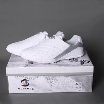 Child White comfortable Taekwondo Shoes Martial Arts Sneaker sports shoes male Female IIIF WTF TKD Training Competition shoes
Child White comfortable Taekwondo Shoes Martial Arts Sneaker sports shoes male Female IIIF WTF TKD Training Competition shoes