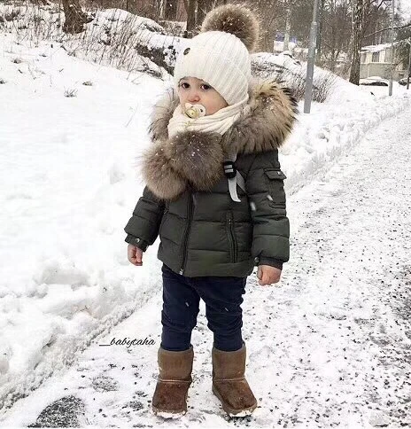 High-End Customized Kids 95% Duck Down Jackets Winter Real Raccon Fur Collar Army Green Hooded Coats for Boys and Girls Winter
High-End Customized Kids 95% Duck Down Jackets Winter Real Raccon Fur Collar Army Green Hooded Coats for Boys and Girls Winter