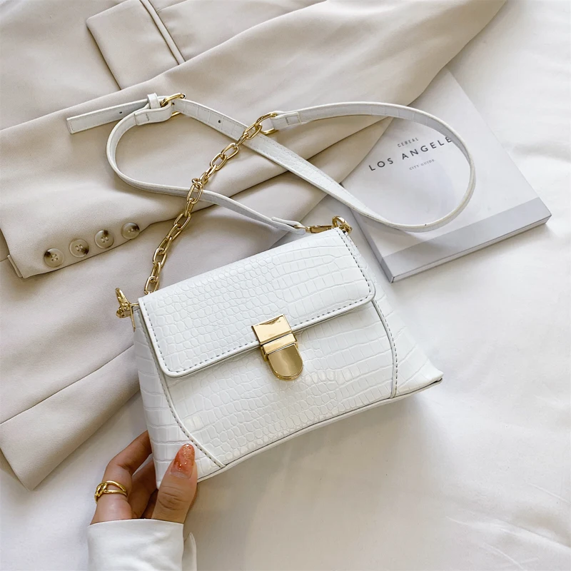 2020 summer new shoulder bag stone pattern female bag fashion ladies bag luxury designer female bag mobile phone bag chain bag 
2020 summer new shoulder bag stone pattern female bag fashion ladies bag luxury designer female bag mobile phone bag chain bag