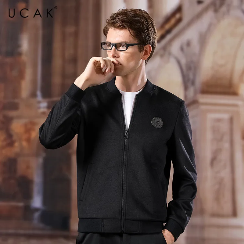 UCAK Brand Polyester Jacket Men 2020 Spring New Arrival Casual Solid V-Neck Pockets Chamarra Para Hombre Outwear Jackets U8034
UCAK Brand Polyester Jacket Men 2020 Spring New Arrival Casual Solid V-Neck Pockets Chamarra Para Hombre Outwear Jackets U8034