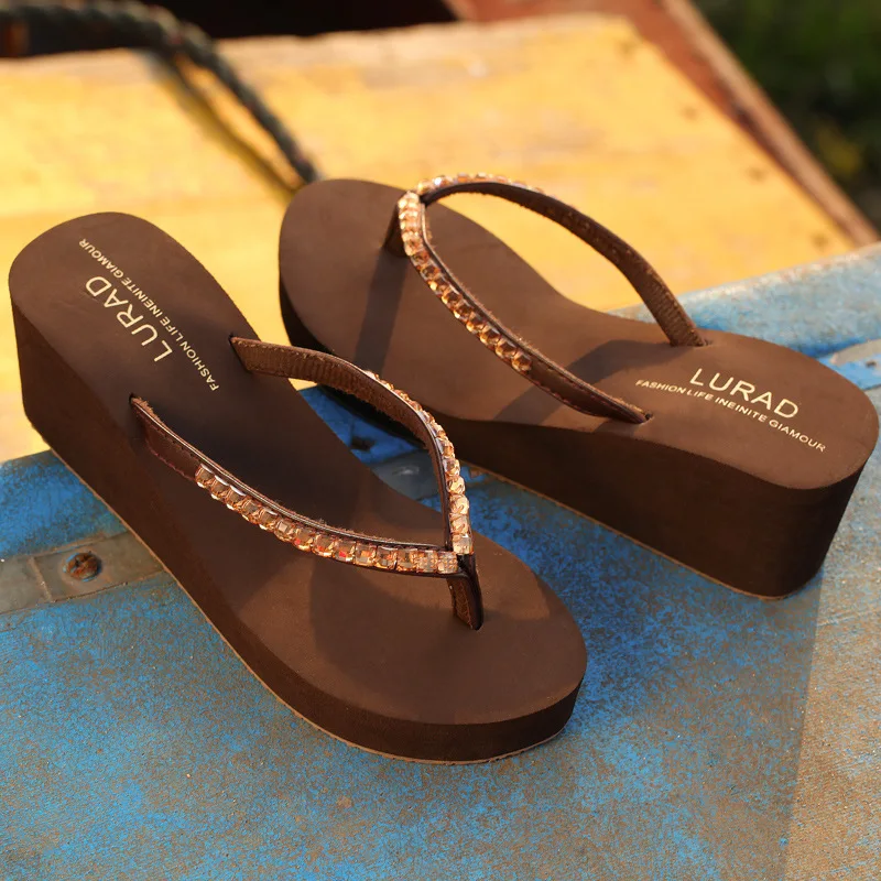 Luladi High-Heel Water Brick Flip-flops Summer Women's Anti-slip Beach Slippers Thick Bottomed Slanted Heel Fashion Flip-flops
Luladi High-Heel Water Brick Flip-flops Summer Women's Anti-slip Beach Slippers Thick Bottomed Slanted Heel Fashion Flip-flops
