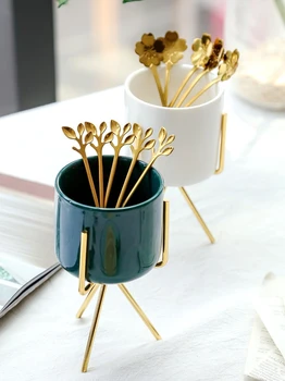 Nordi light and extravagant fruit fork suit spoon household ceramic jar stainless steel fruit skewer kitchen appliances
Nordi light and extravagant fruit fork suit spoon household ceramic jar stainless steel fruit skewer kitchen appliances