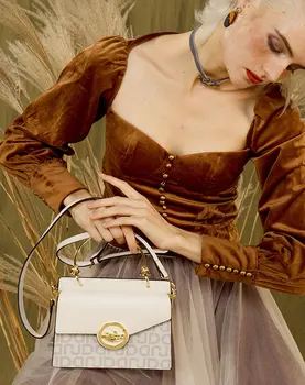 Women's New Fashion Print Mixed Colors Handbag Mini Flap OL Crossbody Bag Shoulder Bag Double-sided bags with Metal Handle
Women's New Fashion Print Mixed Colors Handbag Mini Flap OL Crossbody Bag Shoulder Bag Double-sided bags with Metal Handle